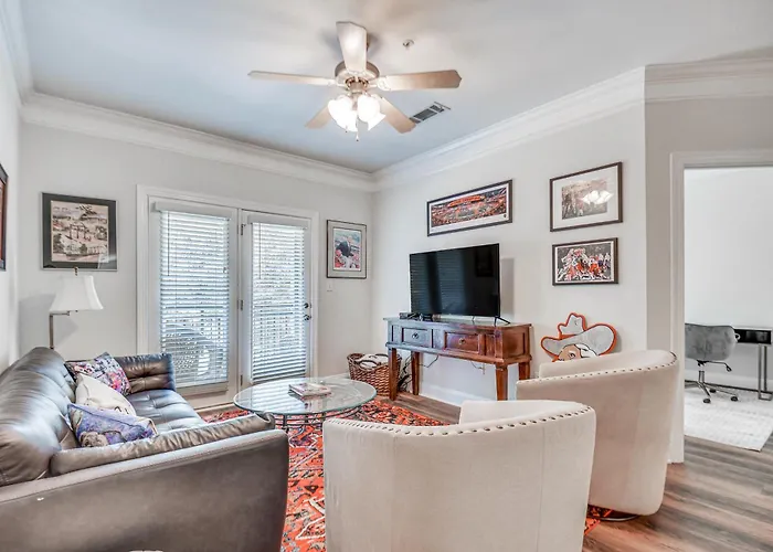 1 Mi To Uga Charming Athens Condo With Balconies!